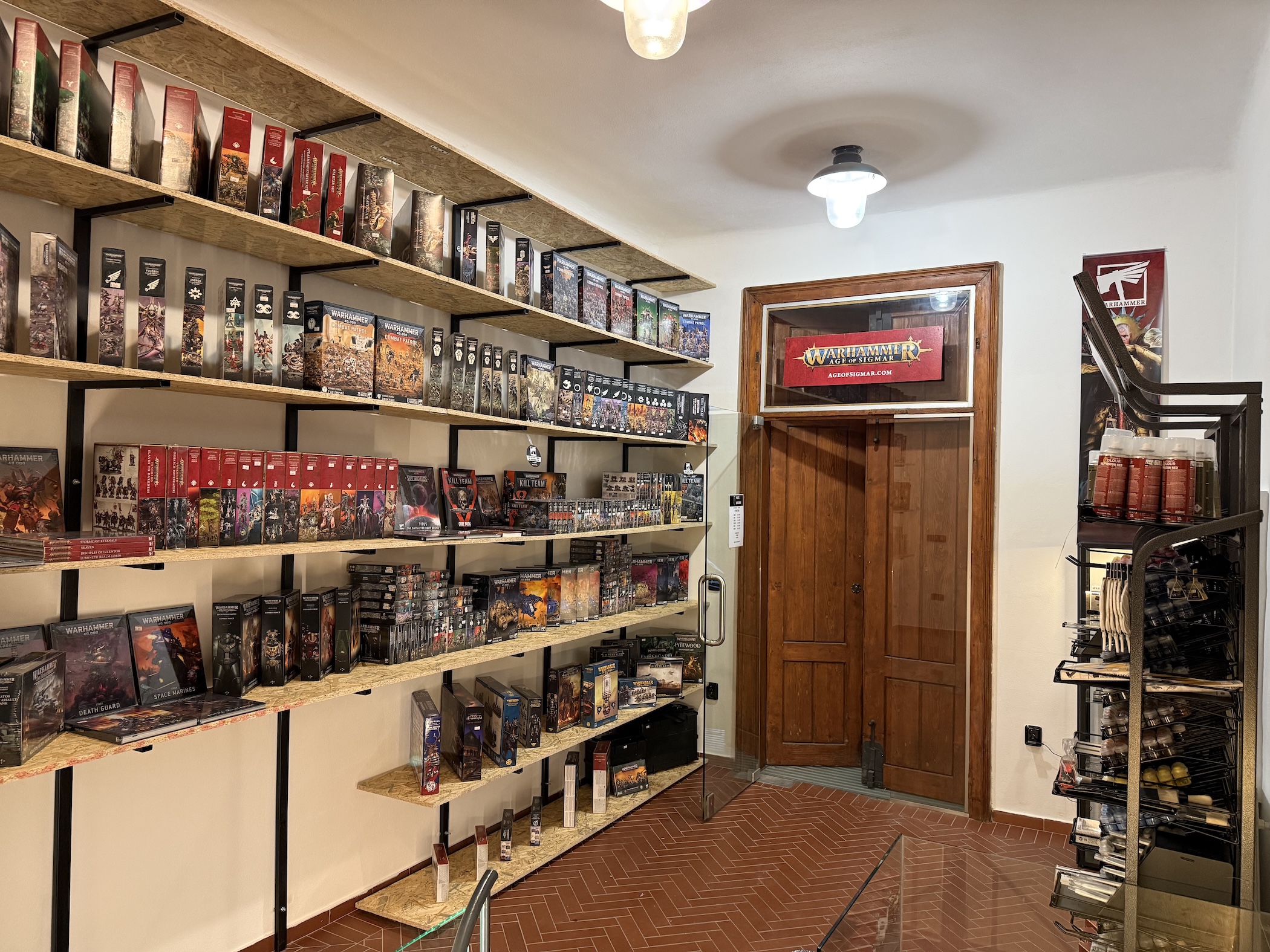 Interiér prodejny PlasticWargaming